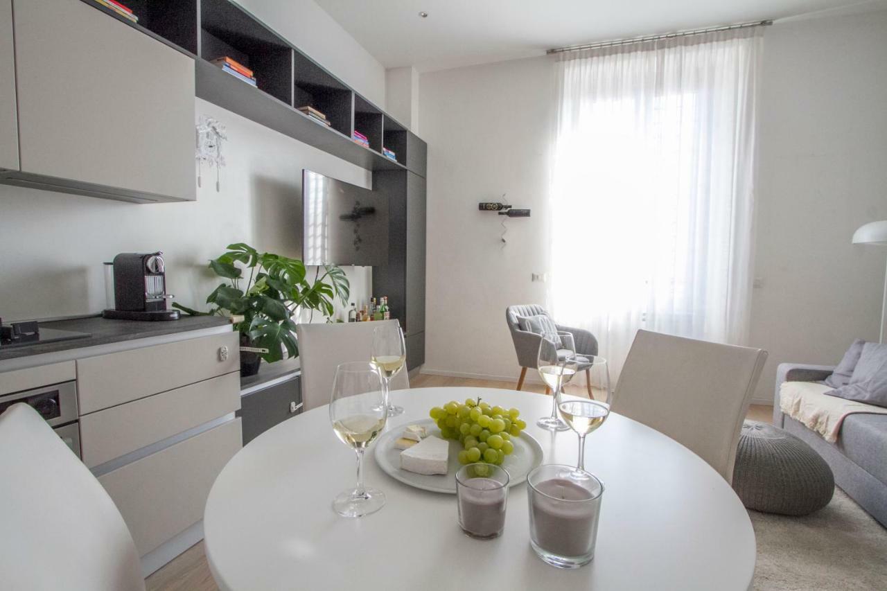 Luxury And Spacious Apartment Milan Exterior photo
