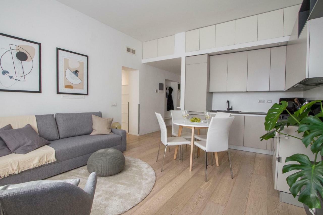 Luxury And Spacious Apartment Milan Exterior photo